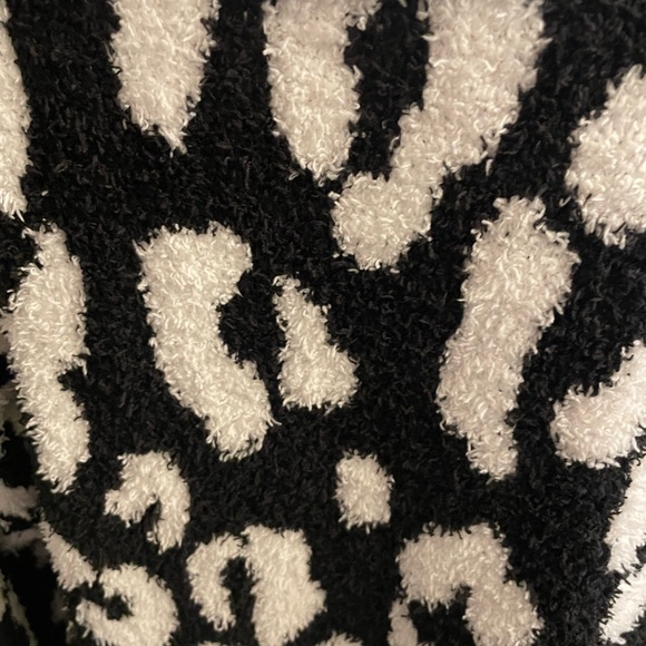 NWT White Mark Animal Print Sherpa Cardigan- Black - Picture 4 of 4